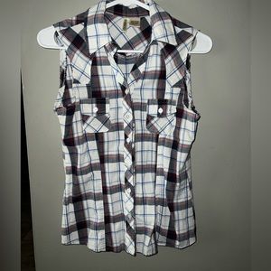 Women’s button down sleeveless top